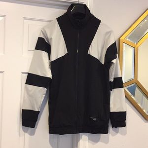 eqt 18 windbreaker